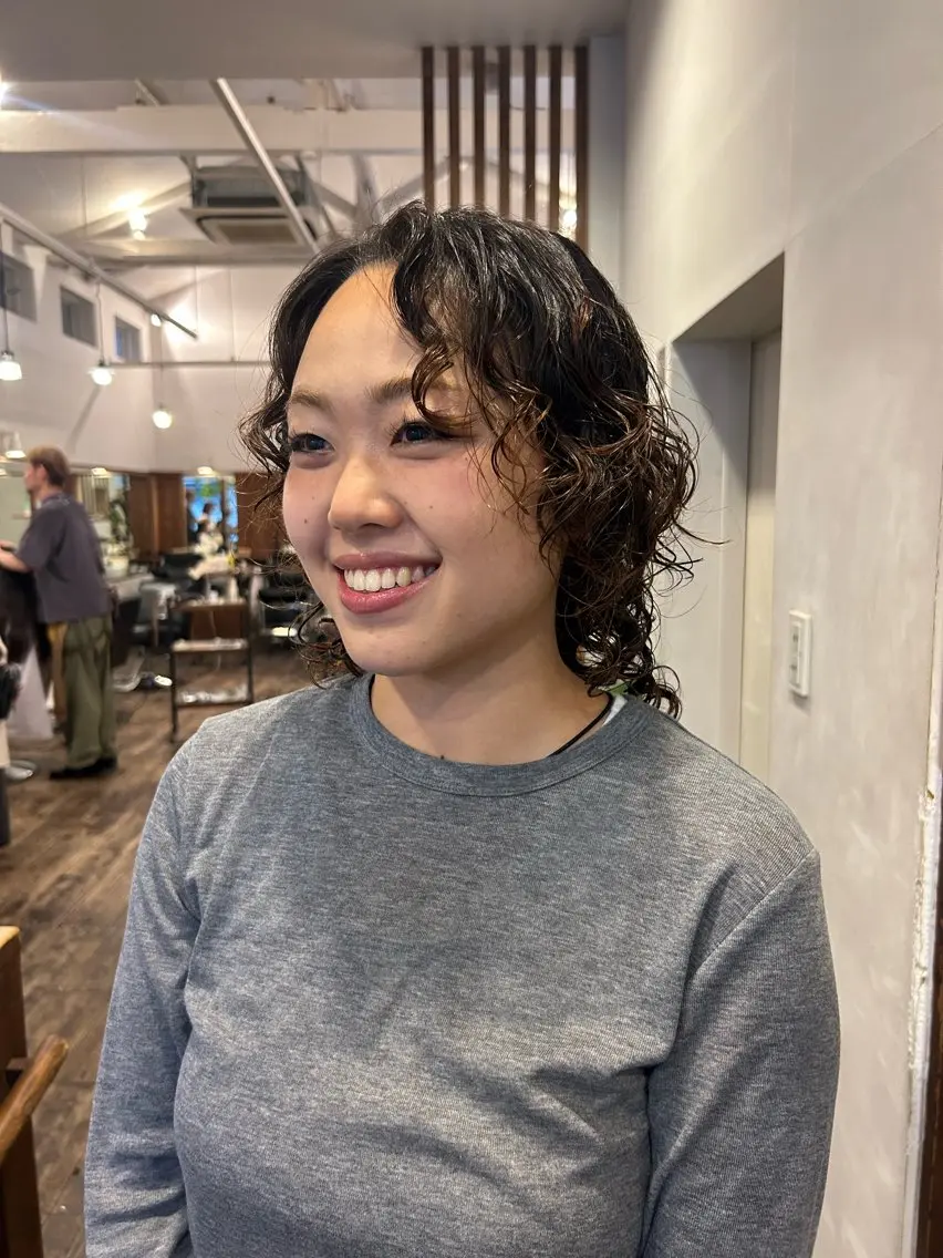 ミディアム パーマ ミディアムパーマ レイヤーカット パーマ MOK大阪梅田店 三ツ國 裕貴のヘアスタイル