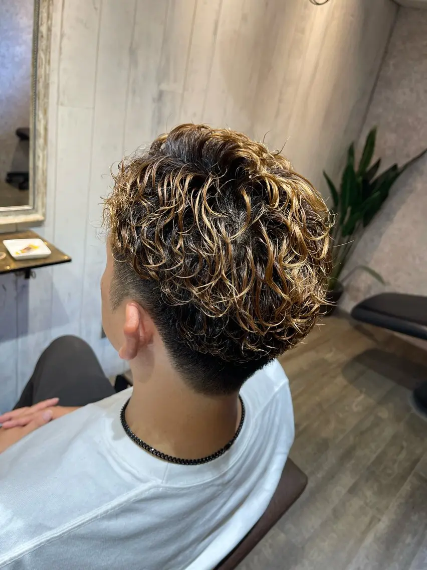 ショート パーマ メンズ 田中 識啓のヘアスタイル