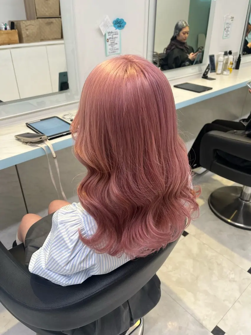 ミディアム カラー ヘアカラー トリートメント ブリーチカラー 🩵MIZUKIのヘアスタイル