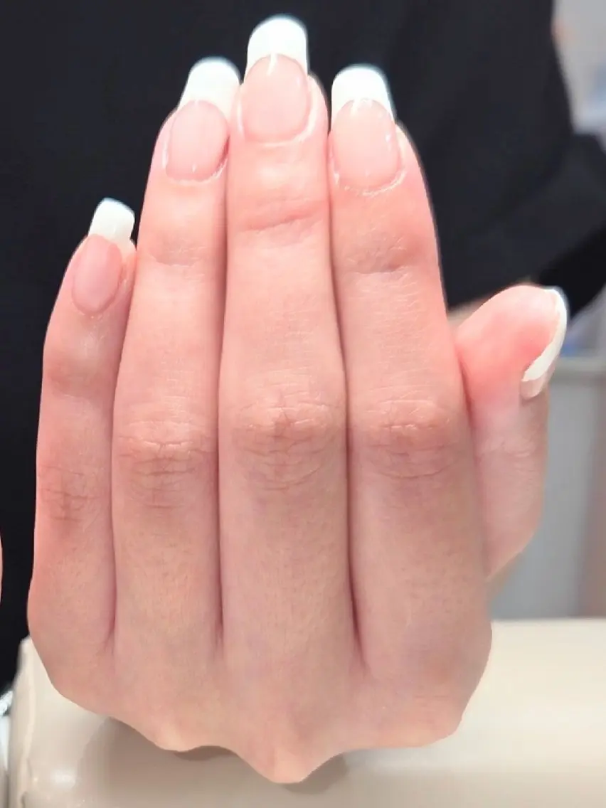 ネイル クリアネイル フレンチネイル ハンドネイル Pure 恵美のネイルデザイン