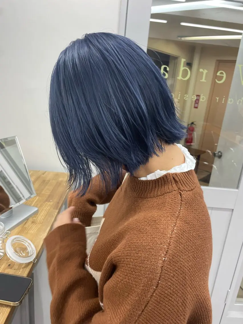 ミディアム カラー ショートカットモデル 🧃Shionのヘアスタイル