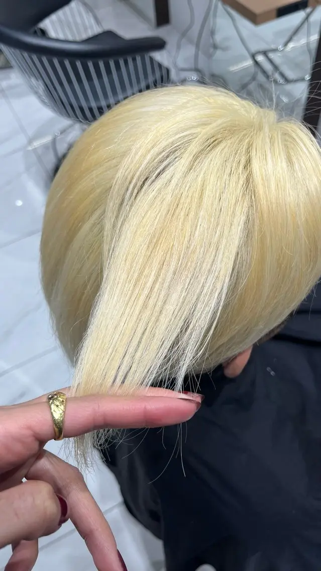 ショート メンズ メンズブリーチ 石塚 瑛里菜のヘアスタイル