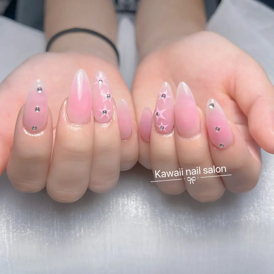 ネイル ドット フットネイル フレンチネイル 韓国ネイル マグネットネイル Hina KawaiiNailのネイルデザイン