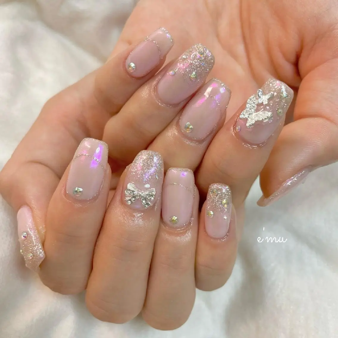 ネイル オーロラネイル フレンチネイル 韓国ネイル ピンク ワンホンネイル nail salon e'mu💐のネイルデザイン
