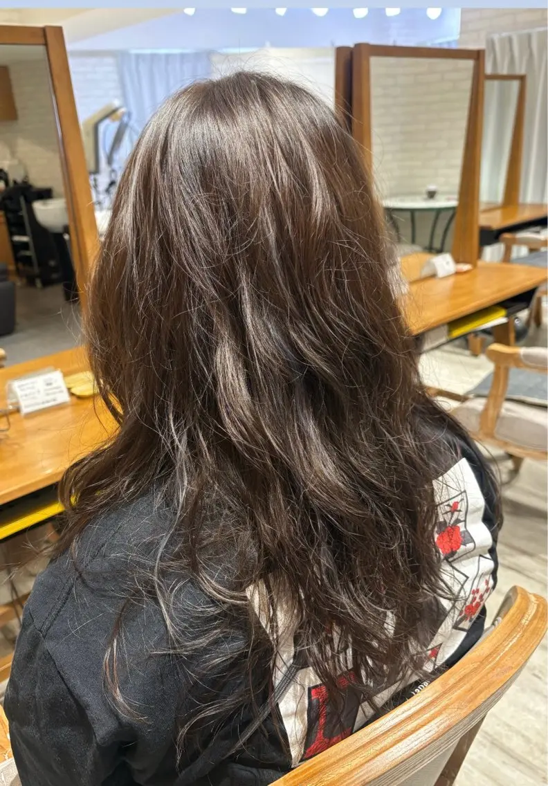 ロング パーマ アッシュ ハイライト 韓国風ヘア デジタルパーマ カット パーマ レイヤー/透明感 HIRARIのヘアスタイル
