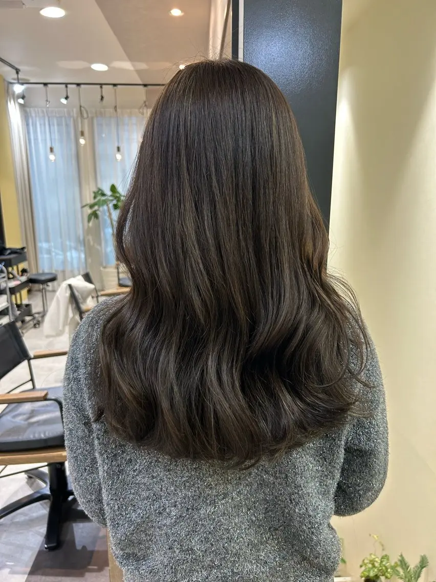 ロング カラー グレージュ ハイライトカラー ハイライト カット ヘアカラー トリートメント hubhair レイヤー/透明感のヘアスタイル