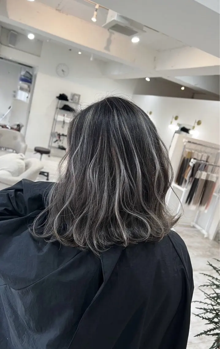 ミディアム カラー ダークグレー ダークグレージュ グレージュ ハイライトカラー ハイライト 指名数No.1 /NAOYAのヘアスタイル