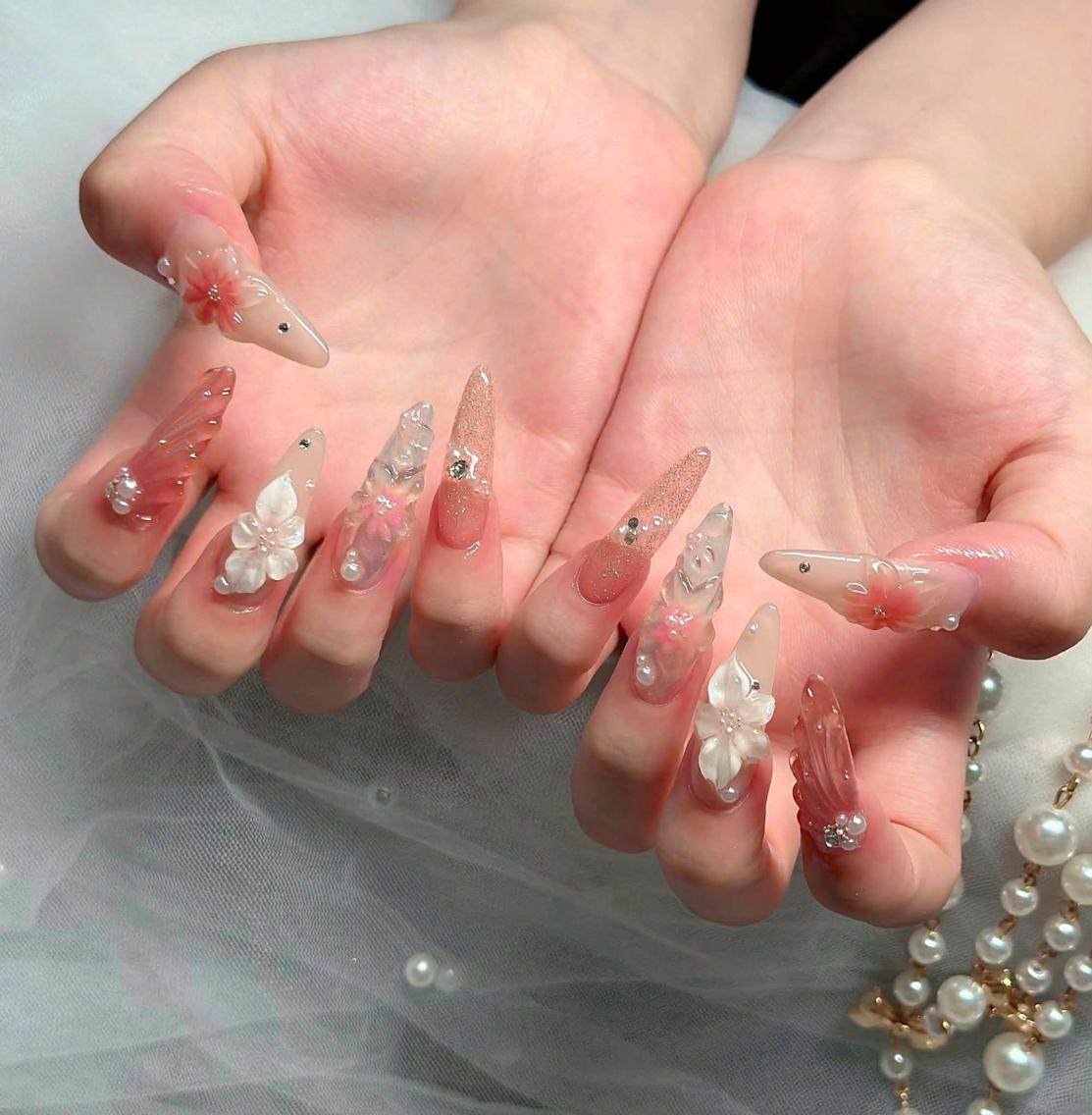 ネイル フレンチネイル ジェルネイル ハロウィン 韓国ネイル マグネットネイル ハンドネイル Sakura h.babynailのネイルデザイン