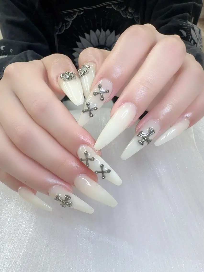 ネイル フレンチネイル 韓国ネイル マグネットネイル ニュアンスネイル オフィスネイル ハンドネイル Ha Nailのネイルデザイン