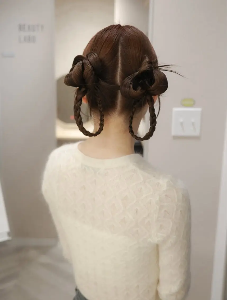 セミロング カラー ヘアアレンジ hiide sisiのヘアスタイル