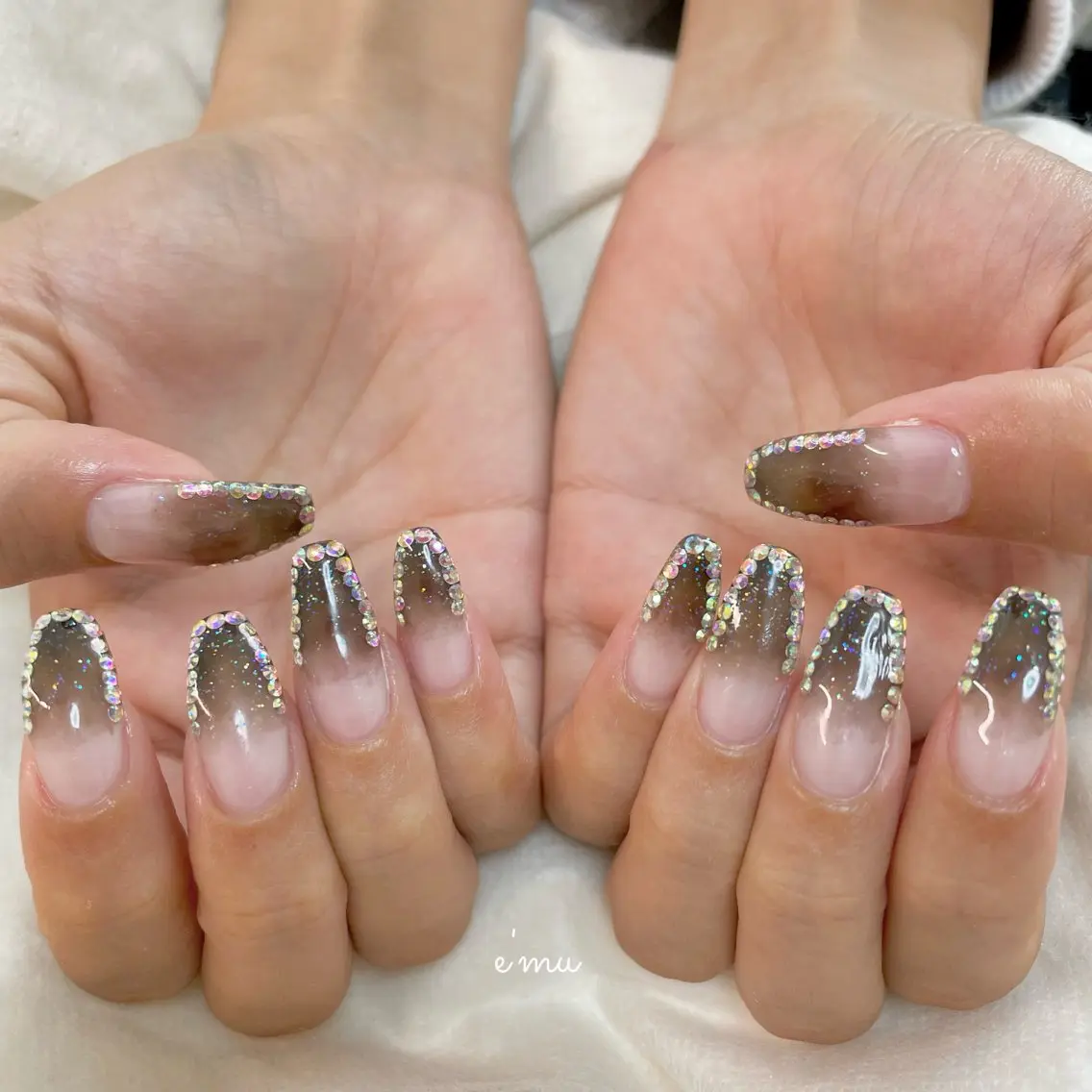 ネイル キラキラネイル 韓国ネイル nail salon e'mu💐のネイルデザイン
