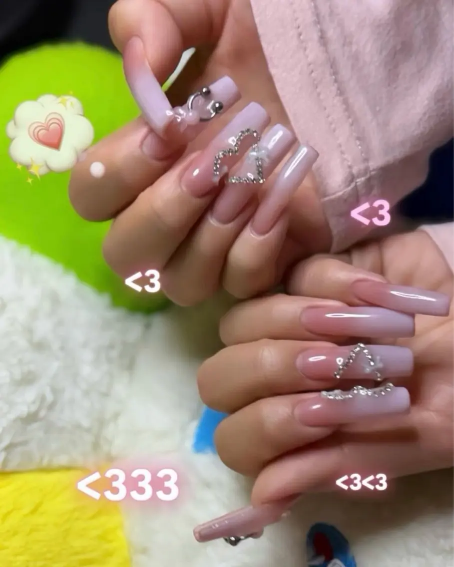 ネイル ハンドネイル 🪐富島彩夏 /海外nail🪐のネイルデザイン