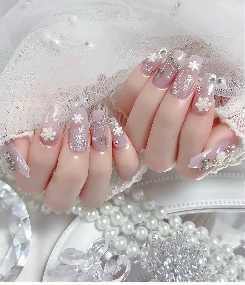 ロング 外国人風カラー 韓国風ヘア ハンドネイル E🌷nail 長さだし専門店のネイルデザイン