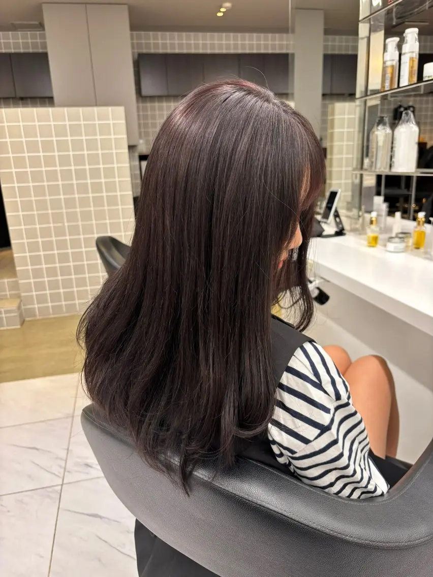セミロング 抜け感レイヤー︴ ニュアンスカラーのヘアスタイル