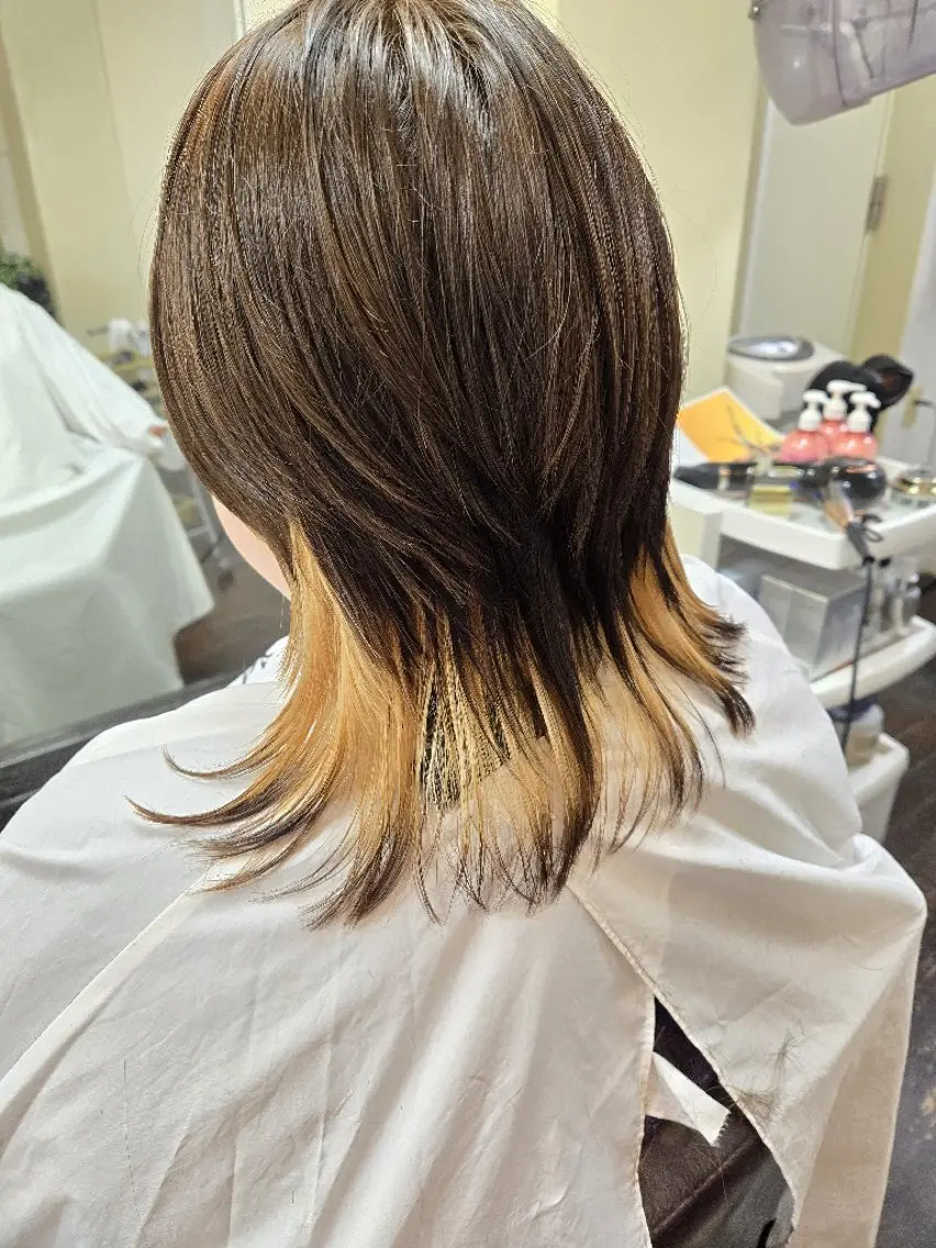 ミディアム カラー インナーカラー ウルフカット カット ヘアカラー 遠藤 史秋のヘアスタイル