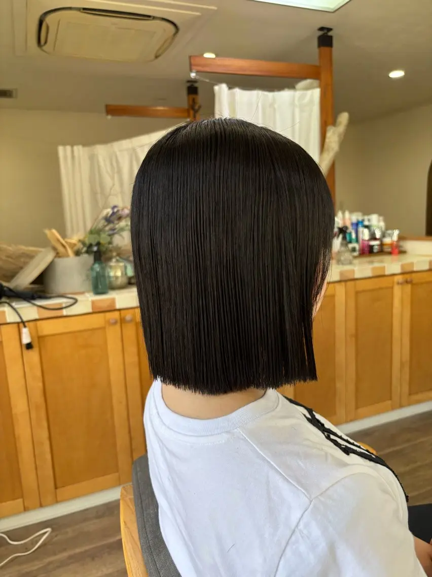 ミディアム ボブ カット 望月 芽依のヘアスタイル