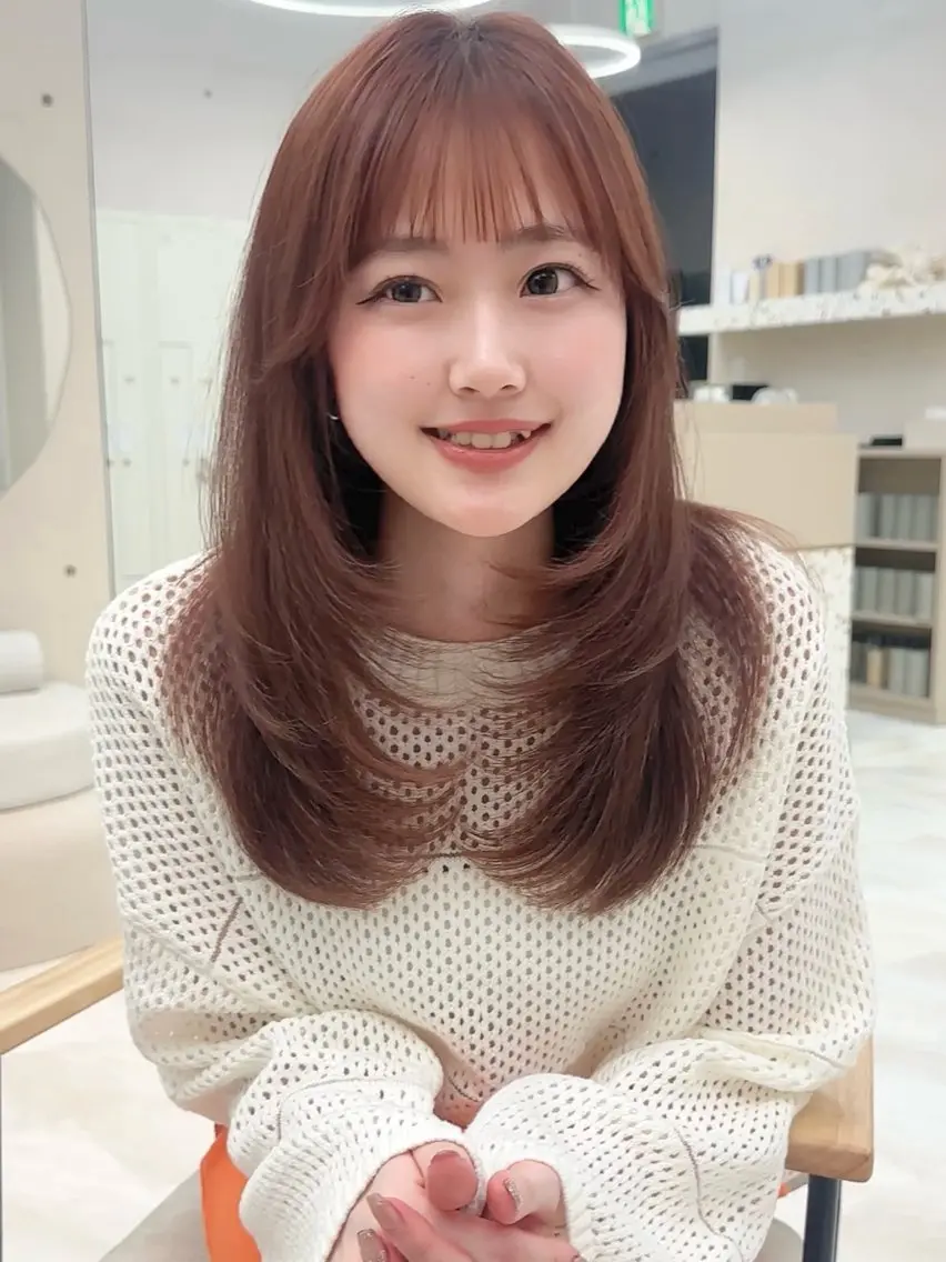 カット×レイヤー/ミディアム/ロング/流行りのヘアスタイルにしたい方必見✨アイロン仕上げまで！(40代限定)の写真