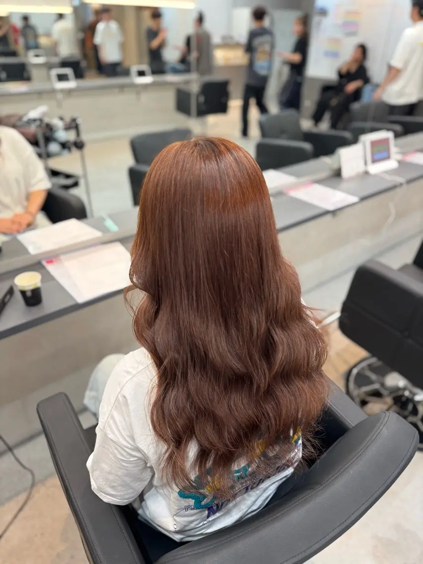 カラー Sakura/ ショート・レイヤーのヘアスタイル
