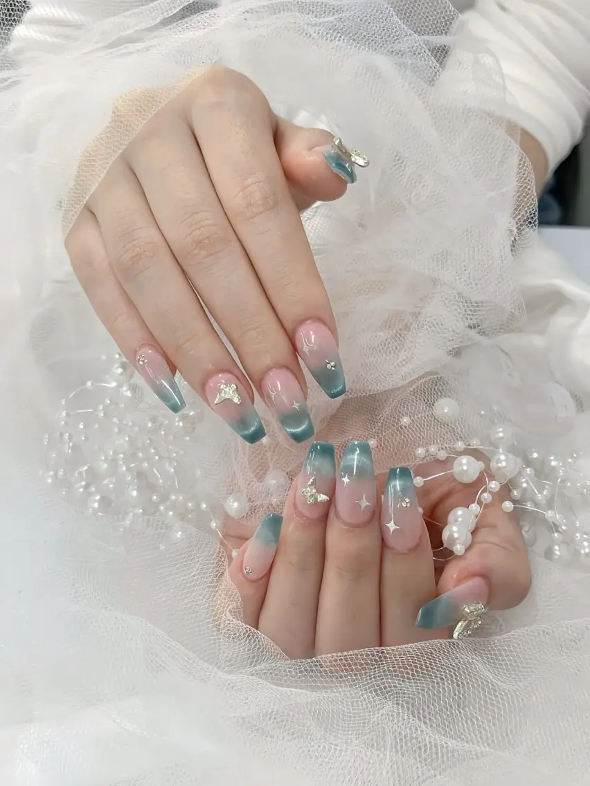 ネイル アートネイル オーロラネイル カジュアル クリアネイル 長さ出し ハンドネイル Rin Nail 新大久保店のネイルデザイン