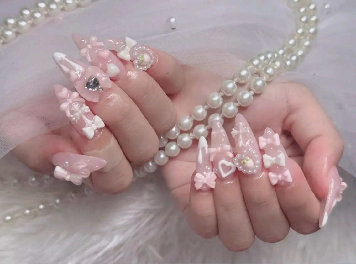 ネイル アートネイル ボルドー フレンチネイル ジェルネイル 氷ネイル・うるうるネイル ハンドネイル Julie NailSalonのネイルデザイン