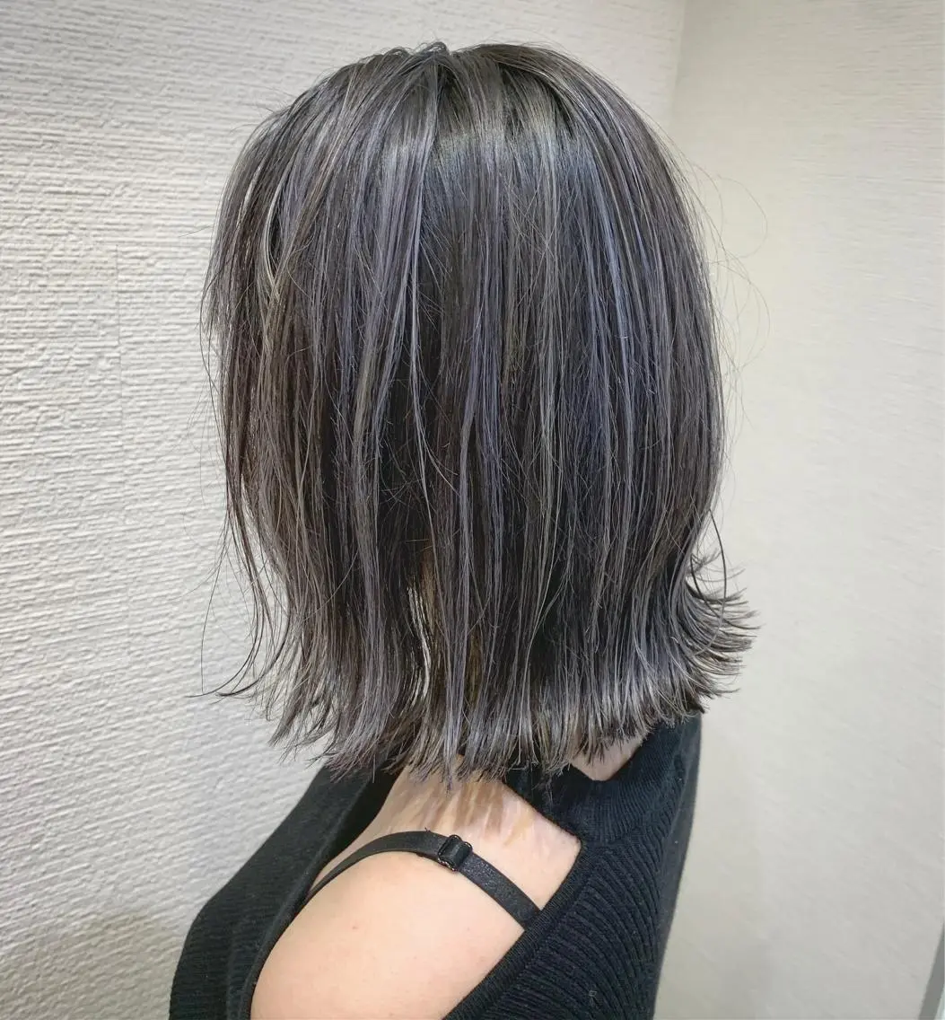 ミディアム カラー ヘアアレンジ ハイライトカラー パープルカラー ハイライト 白髪ぼかしハイライト 茗荷谷駅徒歩2分のヘアスタイル