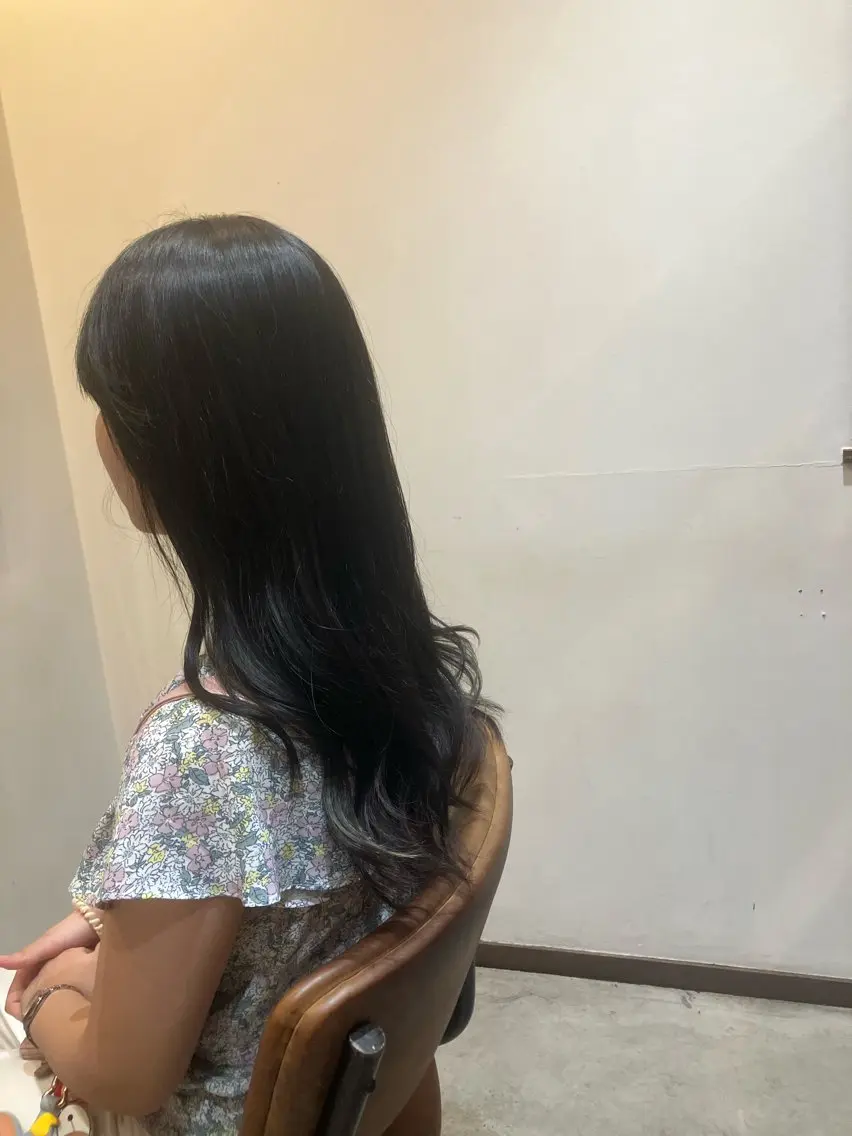 ロング YUKI .のヘアスタイル