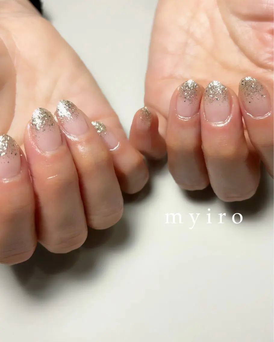 ネイル グラデーション ラメ(グリッター) ラメグラデーション ハンドネイル myiro【マイロ】 林のネイルデザイン