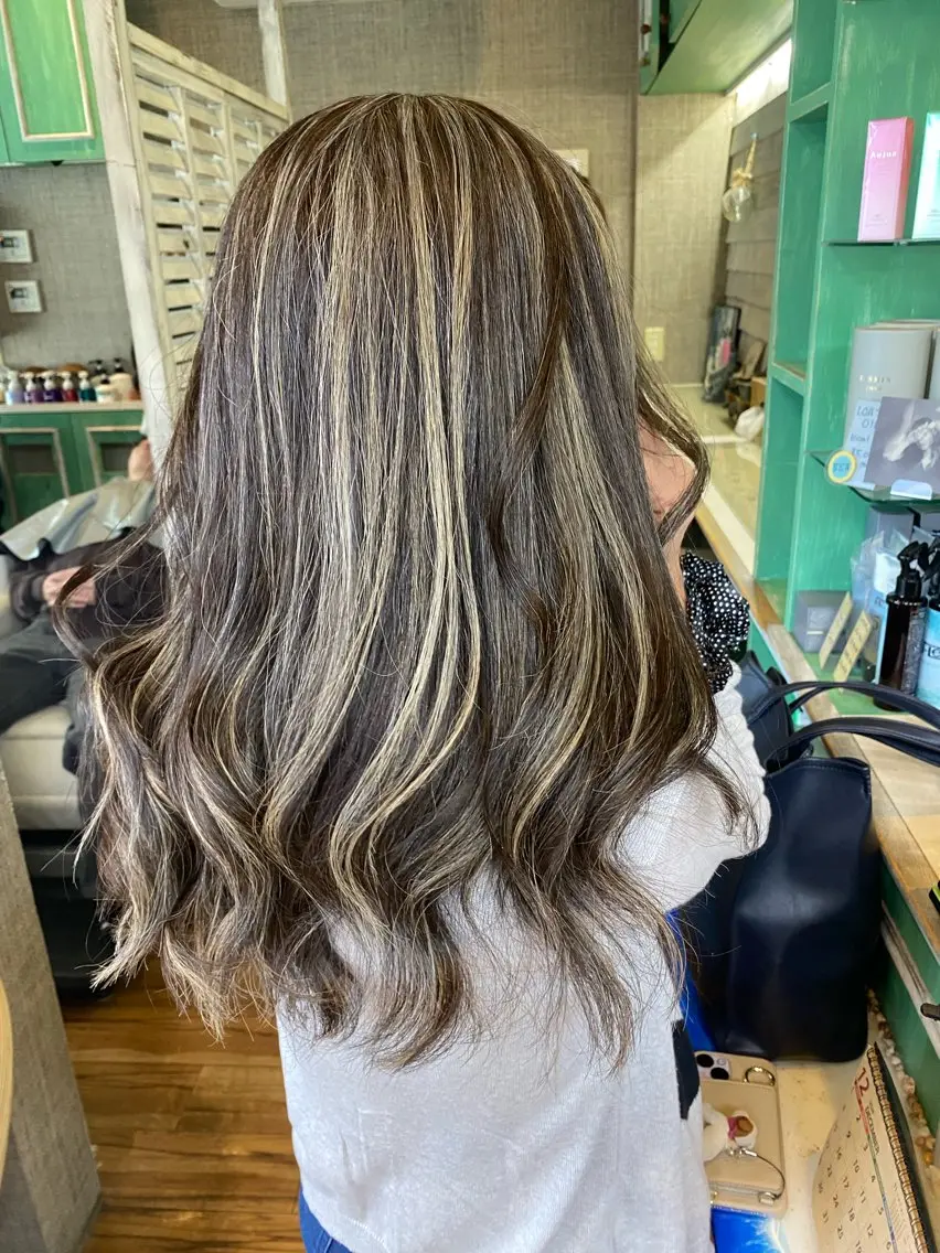 ロング カラー ベージュカラー ブラウンカラー ハイライトカラー ハイライト Men's Rico Chihayaのヘアスタイル