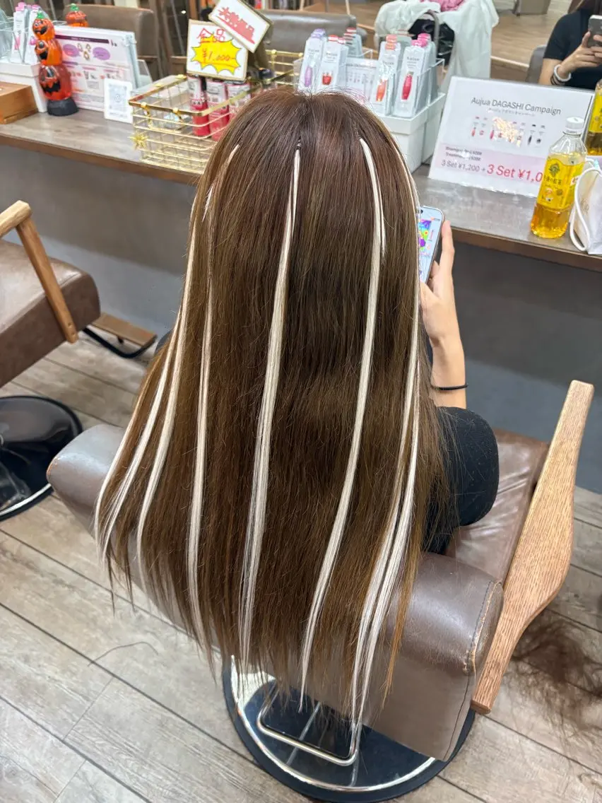 ロング 編み込みエクステ エクステ ハイライト エクステ WEST OLAND 黒坂佳乃のヘアスタイル
