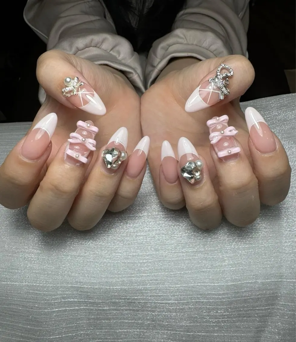 ネイル フレンチネイル ジェルネイル 韓国ネイル マグネットネイル マグネットフレンチ akina nailsのネイルデザイン