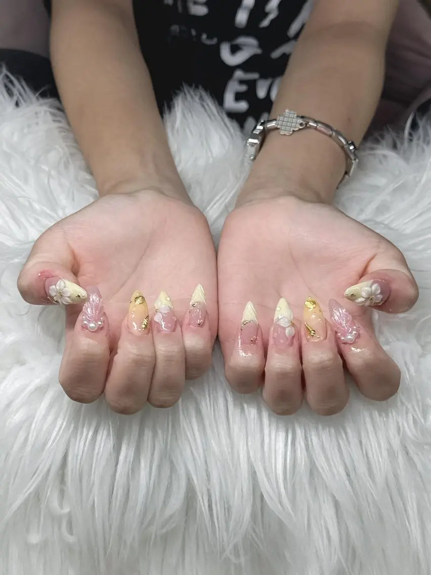 ネイル Lee Nailsのネイルデザイン