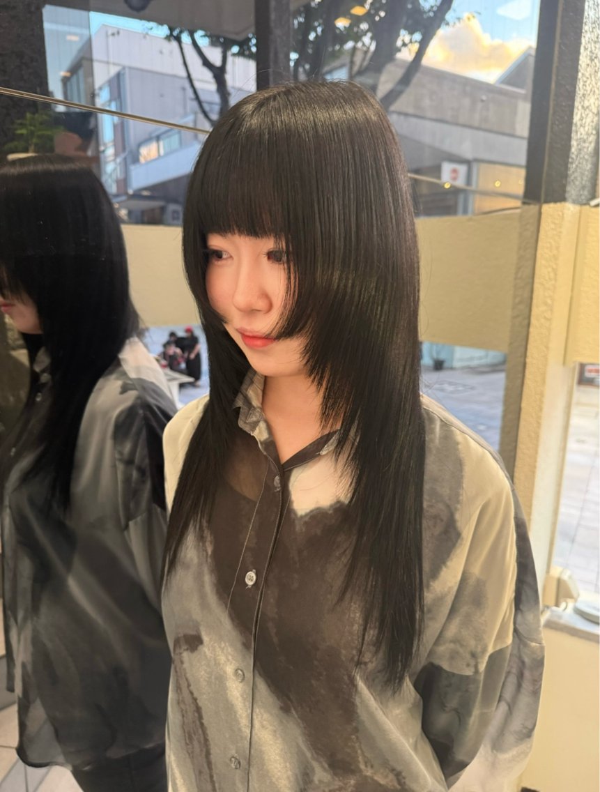 ロング カット ヘアカラー 八村 一花のヘアスタイル