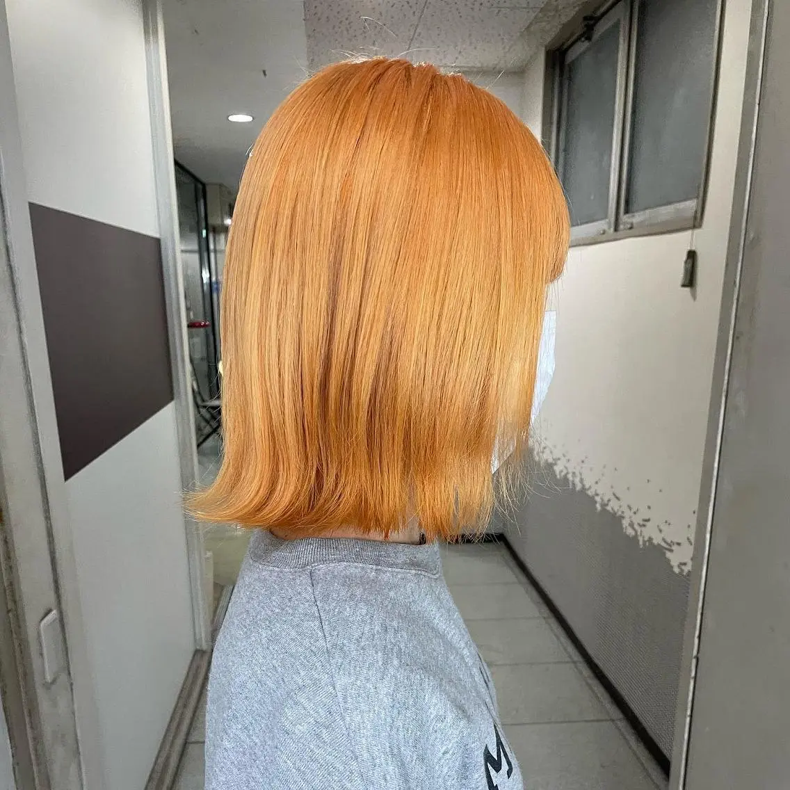 ミディアム カラー ブリーチ ダブルカラー イヤリングカラー トリートメント 吉村 夏椰のヘアスタイル