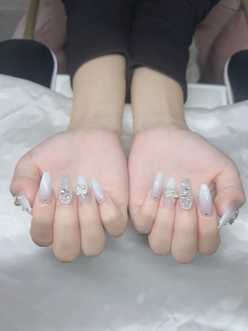 ネイル オーロラネイル チークネイル 長さ出し フットネイル フレンチネイル ハンドネイル Lee Nails チップ長さだし専門店のネイルデザイン