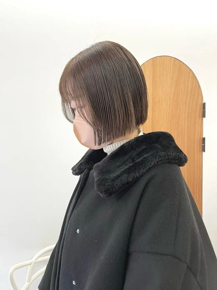 ショート カラー ヘアアレンジ ベージュカラー ブリーチ ダブルカラー ブリーチなしカラー オリーブベージュ カット ヘアカラー トリートメント ena/ブリーチなし 透明感・レイヤー🎀のヘアスタイル