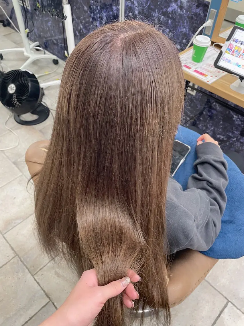 ロング カラー 透明感カラー グレージュ ミルクティーグレージュ 🍒透明感カラー/ 艶カラー/さくら🍒のヘアスタイル