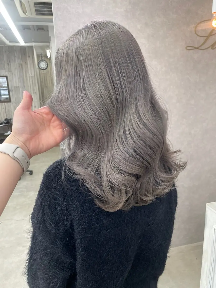 ロング カラー ハイトーンカラー BLEACHi /noeのヘアスタイル