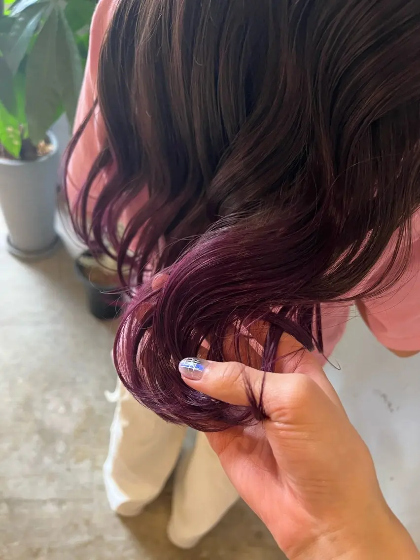 ロング カラー キッズ カシス グラデーションカラー レッドカラー カラースペシャリスト しょう🧑🏼‍🎨のヘアスタイル