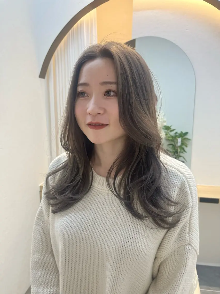 セミロング カラー 柔らかい艶暖色 レイヤー🫧姫汝のヘアスタイル