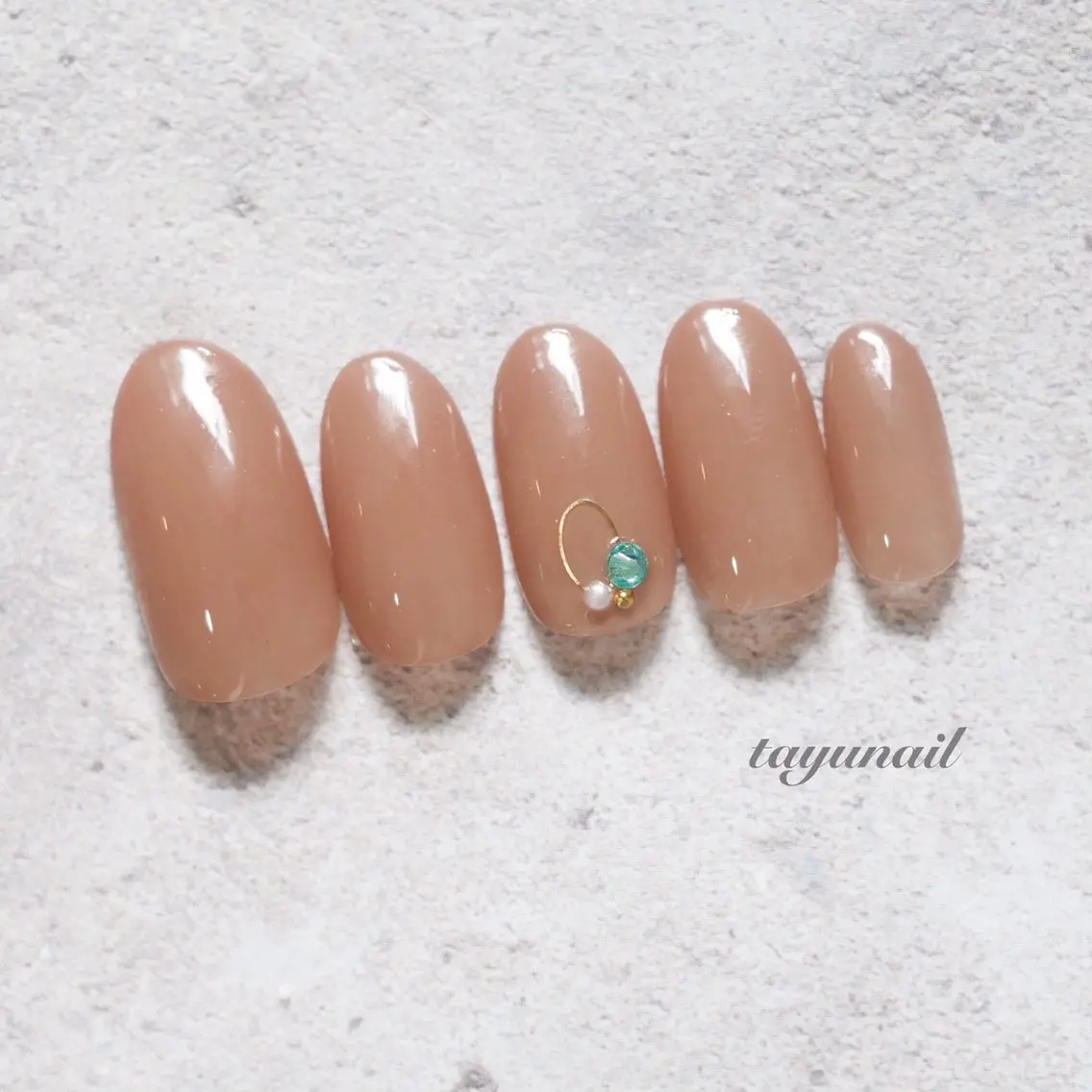ネイル アートネイル ブラウン ジェルネイル ニュアンスネイル ワンカラーネイル ハンドネイル ネイルサロン 【たゆnail】のネイルデザイン