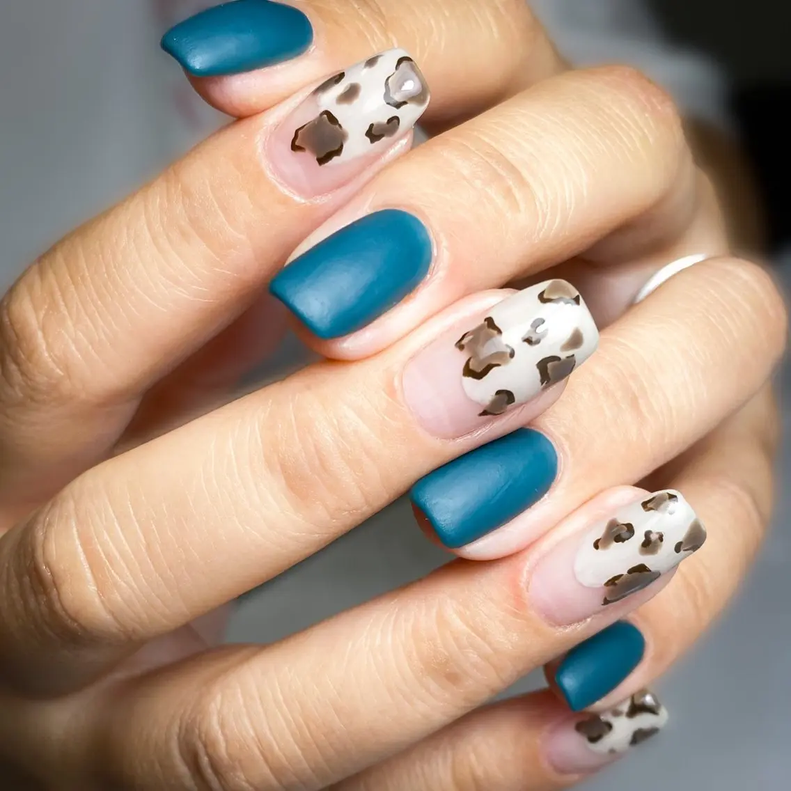 ネイル アニマル柄 グリーン &.nail/ ニュアンス/持込み可のネイルデザイン