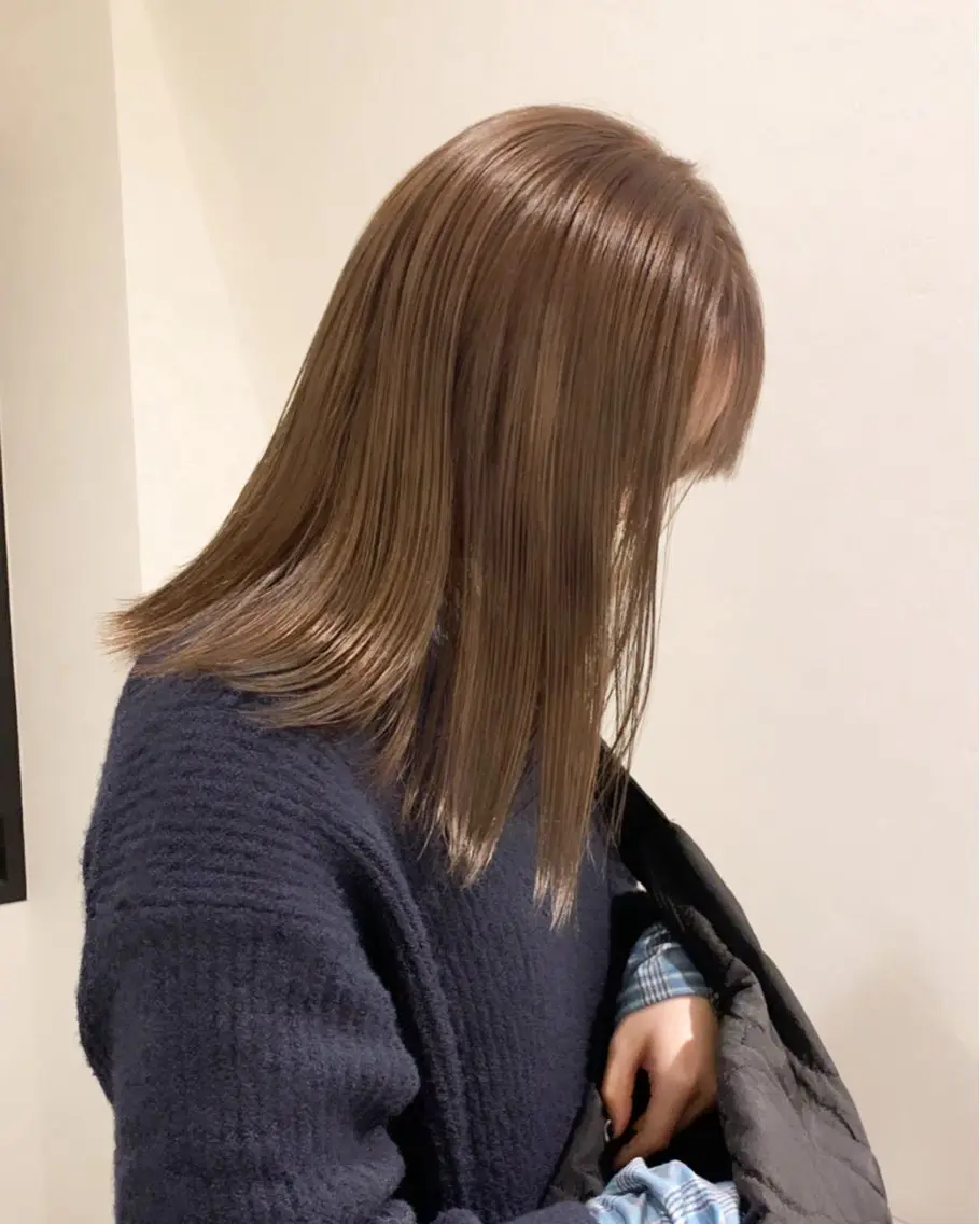 ミディアム カラー ベージュカラー ハイトーンカラー カット ヘアカラー 落合希 Olivebeigeのヘアスタイル