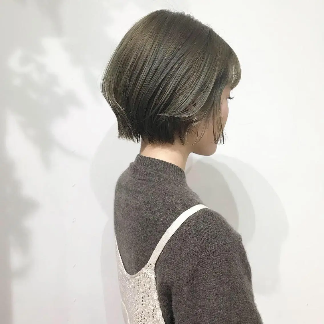 ショート カラー アッシュ 透明感カラー オリーブアッシュ ヘアカラー トリートメント レイヤー/顔周り /AKARIのヘアスタイル