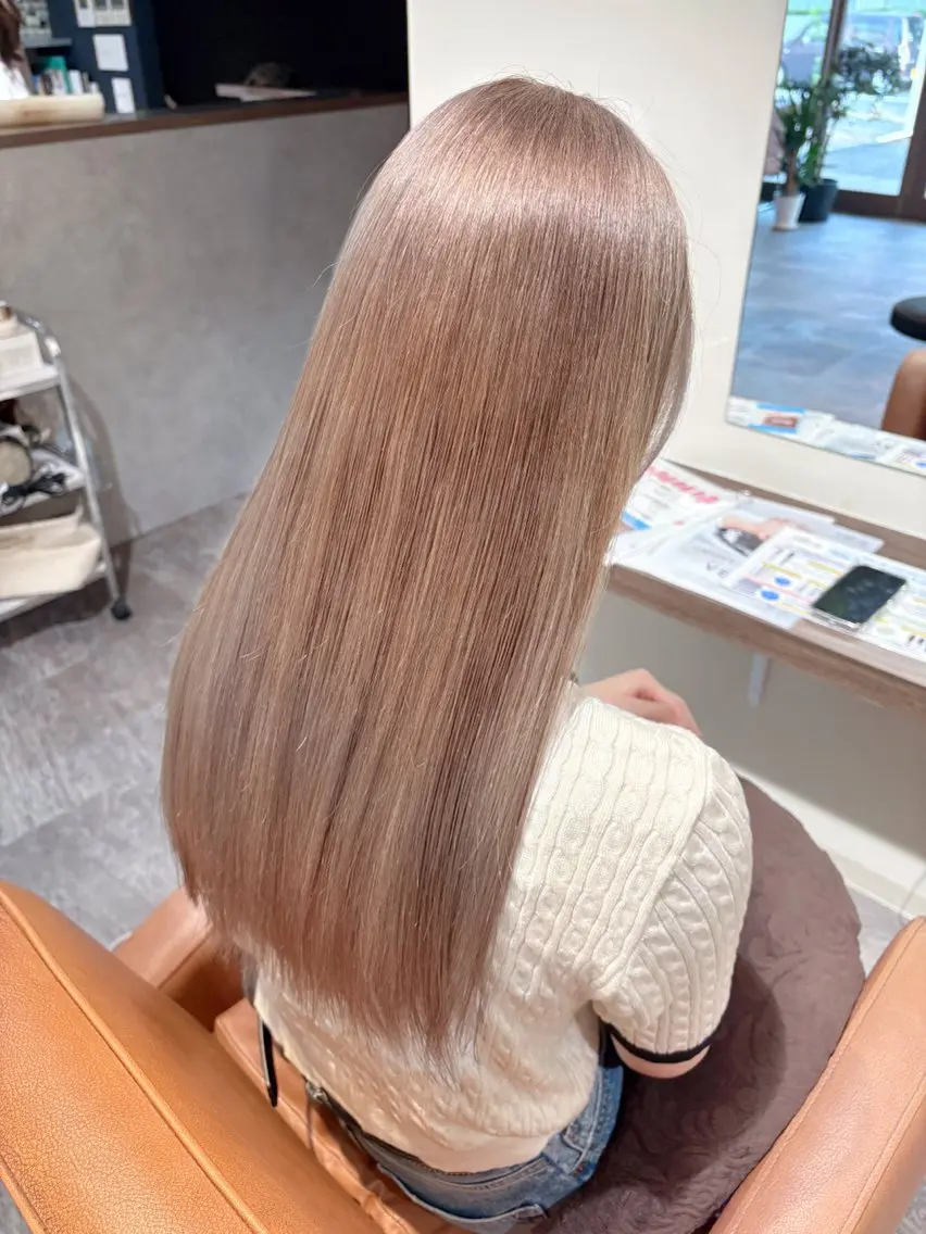 ロング ヘアカラー 西田 朋華のヘアスタイル