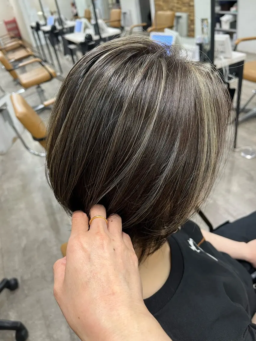 ショート ハイライト 🌈白髪ぼかし特化 🌈naokoのヘアスタイル