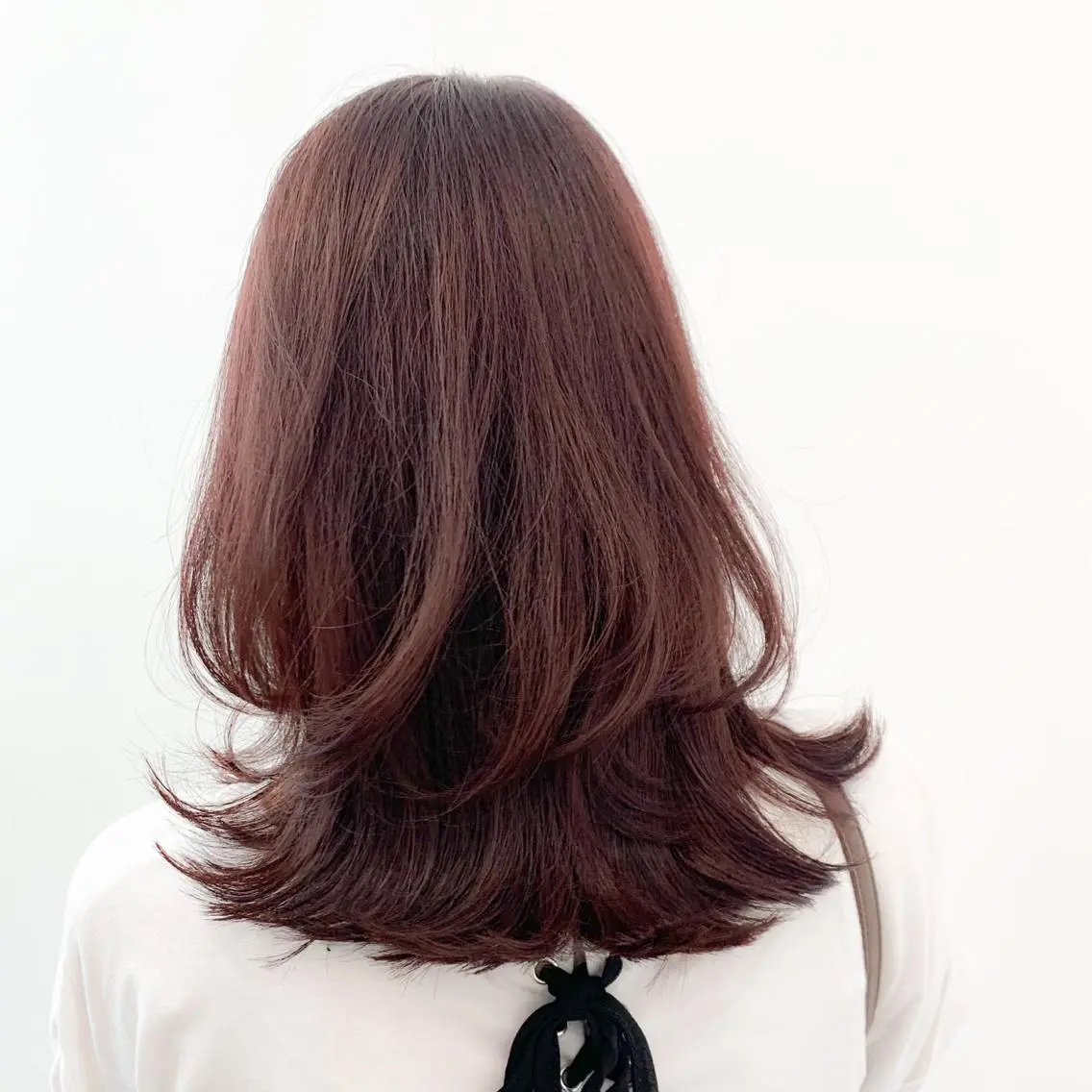 ミディアム ミディアムレイヤー パープルカラー レイヤーカット 伊良波 香里のヘアスタイル