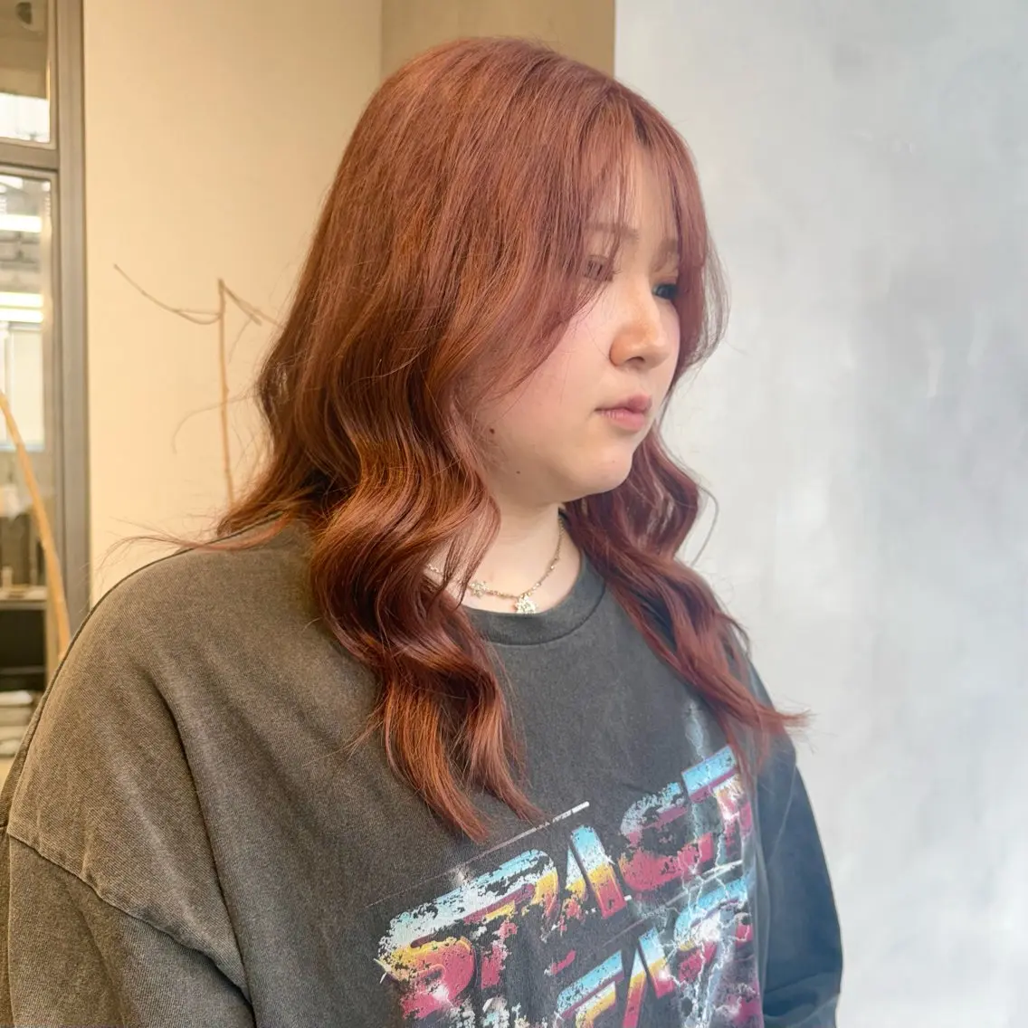 ロング カラー ベージュカラー ブリーチ ピンクカラー ピンクベージュ カット ヘアカラー ハイトーン/うる艶 カラー Mioのヘアスタイル