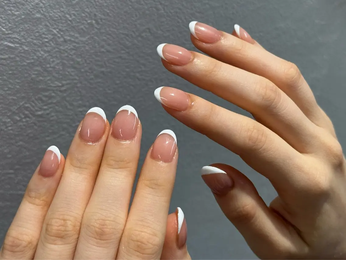 ネイル チークネイル フレンチネイル 韓国ネイル マグネットネイル 持ち込み ハンドネイル Hi nail🎀 池袋kozueのネイルデザイン