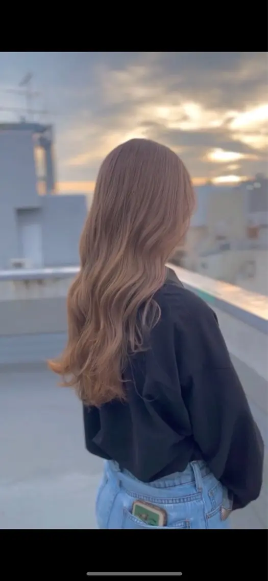 ロング カラー ベージュカラー ミルクティーベージュ ヘアカラー TIDEHAIR/ MANATOのヘアスタイル