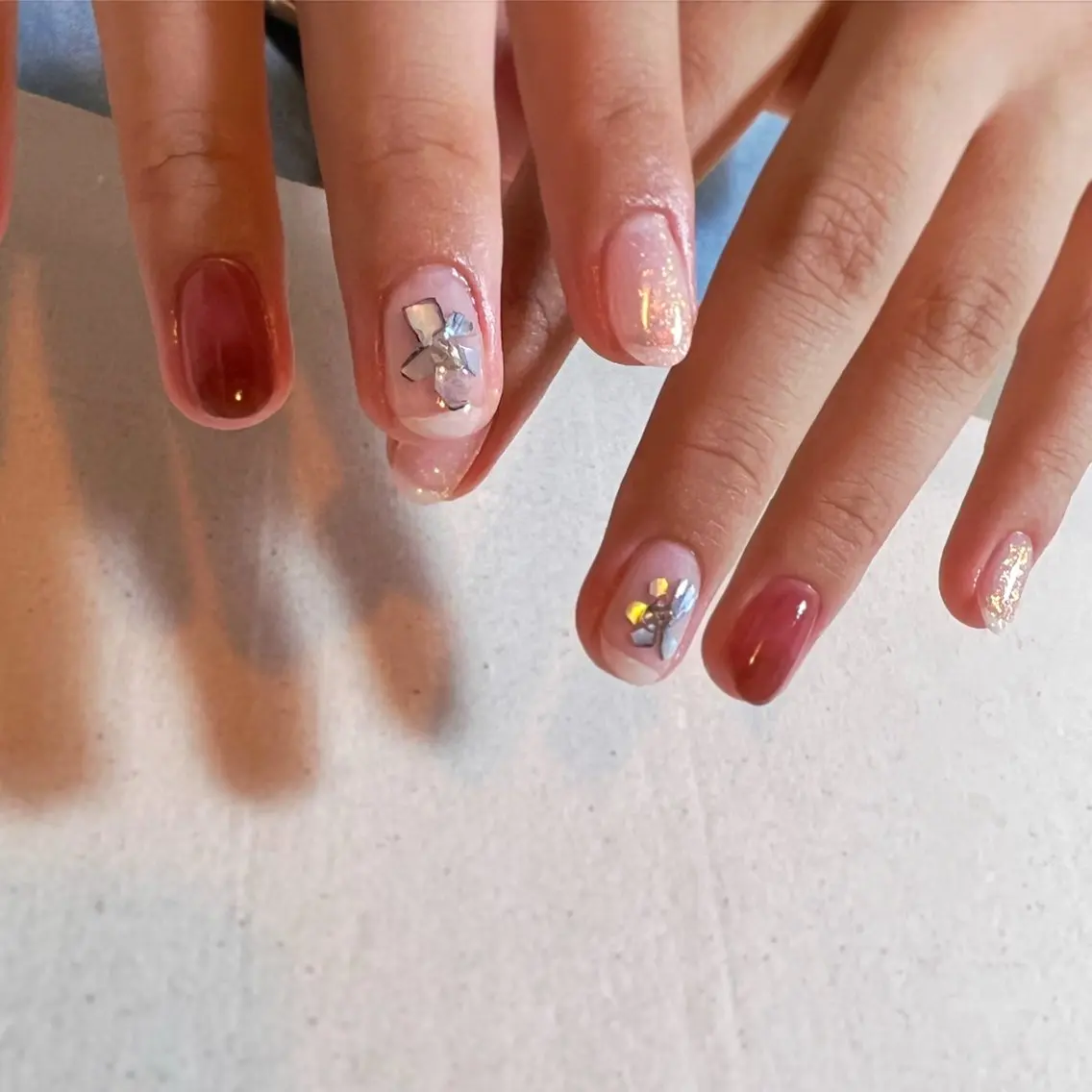 ネイル オーロラネイル ボルドー フラワーネイル pointillé .ayaのネイルデザイン
